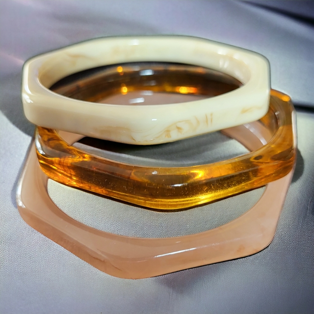 Acrylic Bangle Natural Color - Picture 2 of 5